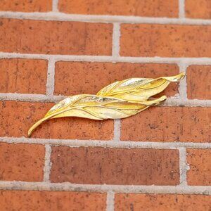Vintage Slick Elven Leaf Gold Tone Brooch - W28